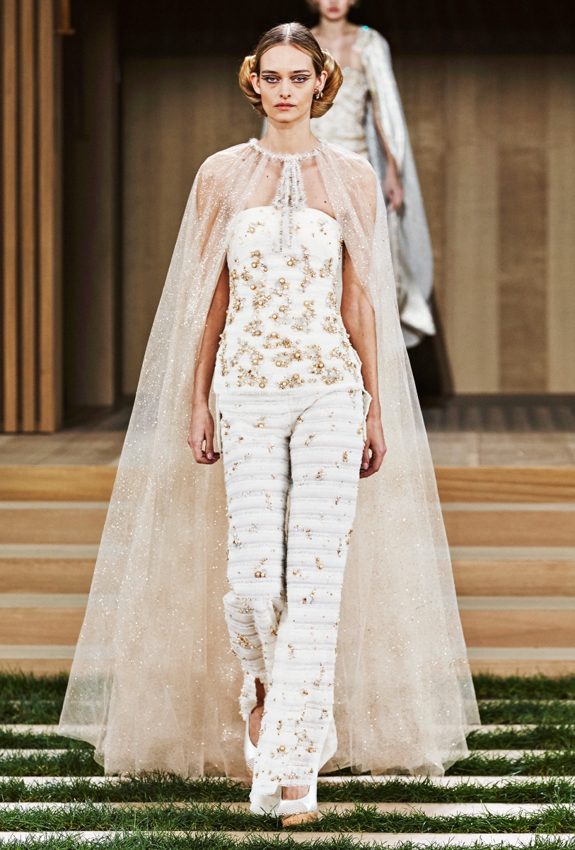 Slideshow: Chanel SS16 Haute Couture
